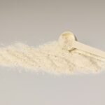 Farine avec une cuillère