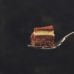Part de gâteau sur une fourchette